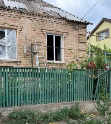 Росіяни обстріляли два райони Дніпропетровщини, є поранена