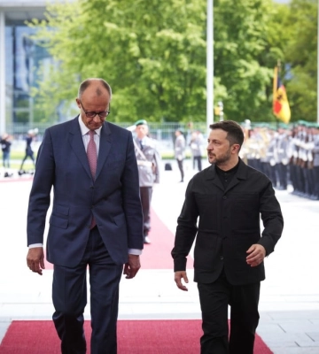 Spiegel: Зеленський скасував поїздку на захід Німеччини через наступ Росії