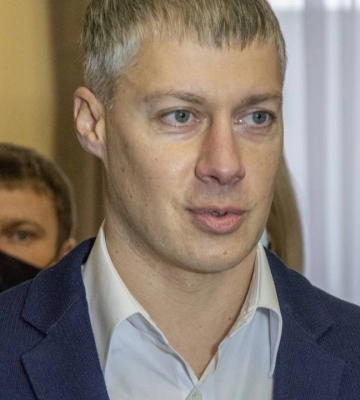 «Раджу глянути в дзеркало», — Ільюк відповів Єрмолаєву, який звинуватив депутатів у незаконності рішення щодо будівництва АЗС у зеленій зоні біля «Зорі»
