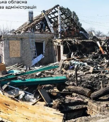 У Запорізькій області окупанти скинули на приватні будинки авіабомби, під завалами – люди
