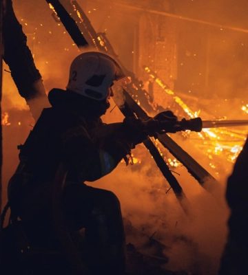 На Сумщині рятувальники ліквідували масштабні пожежі, спричинені ворожими ударами
