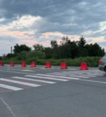 У Мукачеві біля посту ДАІ змінюють рух та встановлюють нові знаки