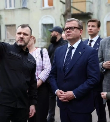 Прем’єр Фінляндії відвідав місце ракетної атаки РФ у Києві 24 квітня