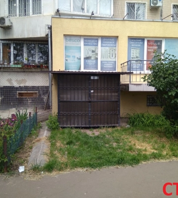 В Одесі демонтують зовнішню рекламу та вивіски, розміщені з порушеннями