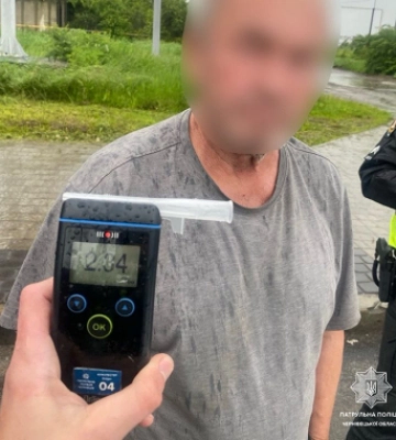 Рівень алкоголю в крові в 11 разів перевищив норму. У Чернівцях затримали водія фури