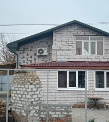Командир змушував солдатів будувати котеджі для своєї матері й тещі, погрожуючи фронтом