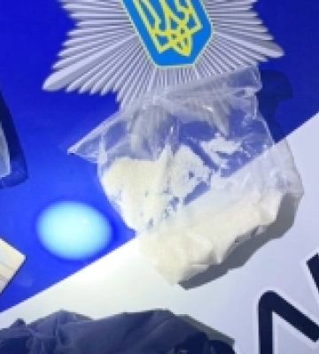 У Миколаєві затримали двох чоловіків за підозрою у збуті наркотиків