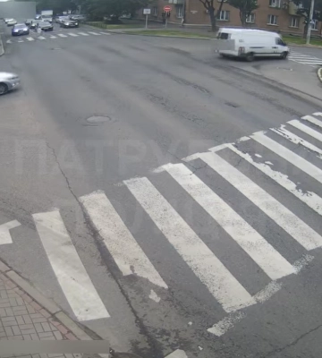 Сімнадцятирічний водій у Черкасах збив на елетроскутері пішохода (ВІДЕО)