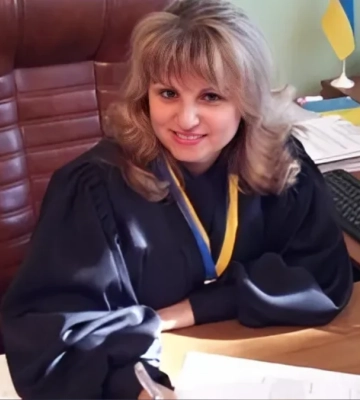 ВККС рекомендує відрядити двох суддів до інших судів