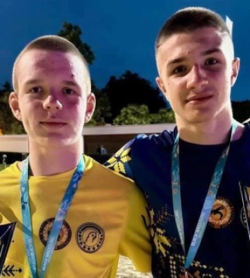 Підліток, який рятував поранених пасажирів у Сумах, здобув «срібло» на чемпіонаті Європи з пляжної боротьби