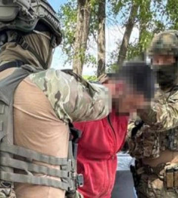СБУ затримала таксиста, який наводив російські ракети та дрони на Дніпро