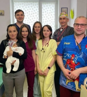 Робот Da Vinci рятує життя: у Львові вперше в Україні провели складну операцію немовляті з вродженою патологією