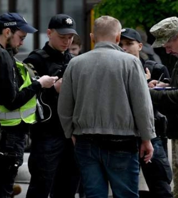 "Встретил" газом в лицо: в Киевской области мужчина напал на военнослужащего ТЦК