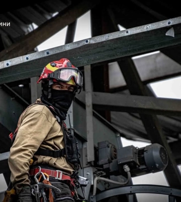 Як розбирали завали підприємства під Харковом після «прильотів» БпЛА 