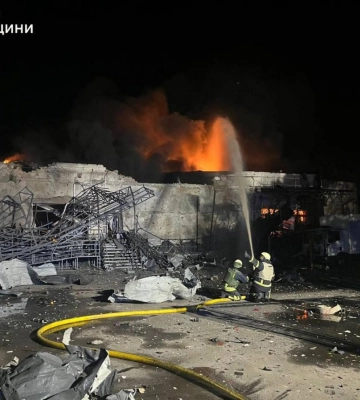 В Одесской области после атаки дронов сгорела "Новая почта"