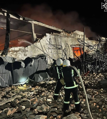 Внаслідок атаки ворожих дронів в Ізмаїлі зруйновані депо та відділення "Нової пошти" (ФОТО)