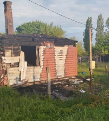 На Волині чоловік підпалив будинок односельчанина, хата згоріла повністю