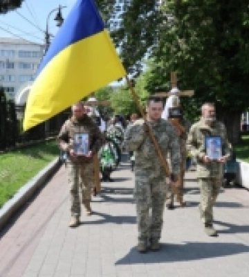 У Луцьку в один день прощалися з трьома Героями - Сергієм Кравченком, Андрієм Крачуновим та Олексієм Каплуном