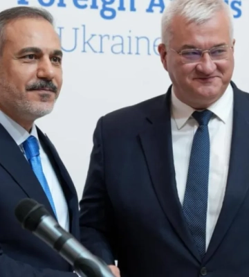 Глава МЗС Туреччини відзвітував в Києві про візит в Москву