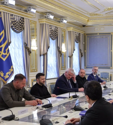Зеленский принял главу МИД Турции в Киеве