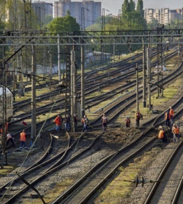 Росіяни атакували залізничну інфраструктуру у Чернівецькій області, є пошкодження