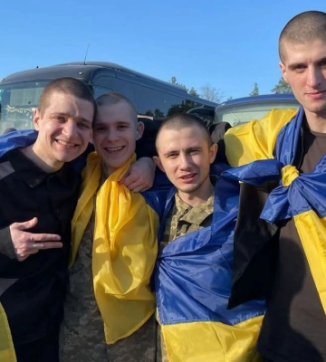 Мешканців Острога закликають гідно зустріти звільненого з полону земляка