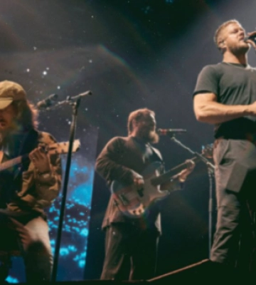 Символ стойкости на мировой сцене – фронтмен Imagine Dragons вновь поднял флаг Украины. Видео Символ стойкости на мировой сцене – фронтмен Imagine Dragons вновь поднял флаг Украины. Видео