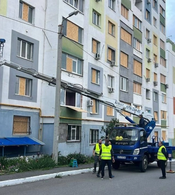Внаслідок дронової атаки Харкова у двох районах міста пожежі, одна людина зазнала поранень