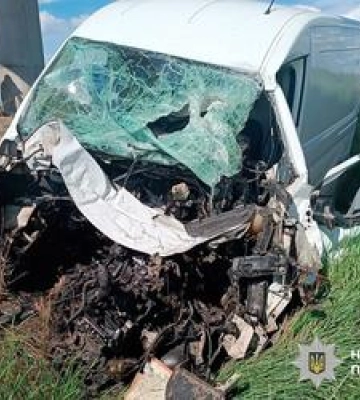 Смертельна ДТП на Полтавщині: мікроавтобус злетів з дороги, загинула водійка