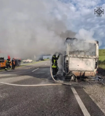 У Дніпропетровській області під час руху загорівся рейсовий автобус
