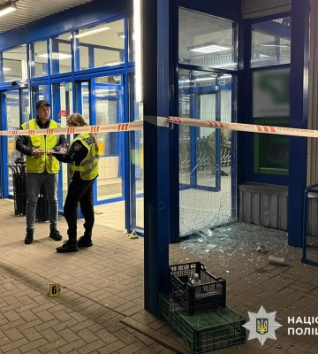 У Житомирі біля супермаркету стався вибух, травмовано шістьох людей
