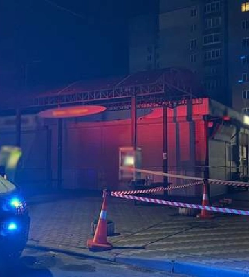 В Житомире мужчина бросил гранату в толпу возле супермаркета: есть раненые