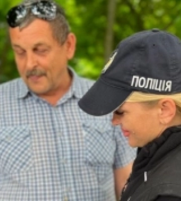 У Баштанці поліціянтка нагадала громадянам про мінну безпеку