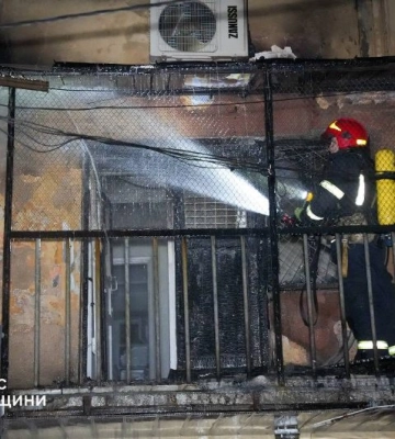 В центрі Одеси спалахнула квартира, є постраждалий