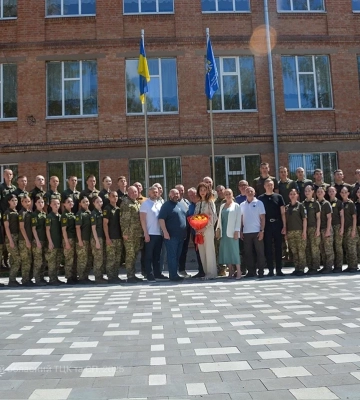 У Полтаві відбувся перший випуск наймолодшого військового ліцею України
