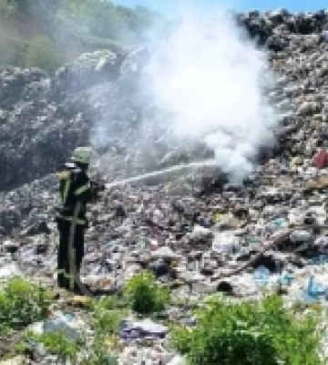 На Кіровоградщині вогнеборці загасили пожежі сміття