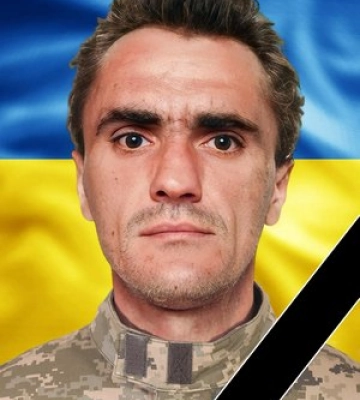 Мукачево прощатиметься із загиблим Героєм