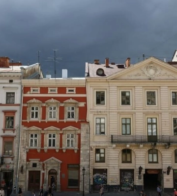 Погода у Львові: синоптики прогнозують грозу, шквал та град