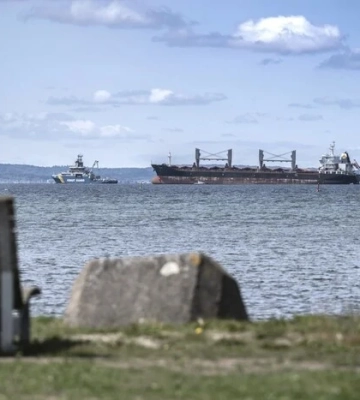 Панамське судно з нафтою до Росії застрягло поблизу Швеції