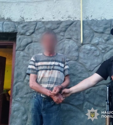 59-річний чоловік з Майдана Міжгірської громади під час &quot;п&#039;яної&quot; сварки вбив ножем у шию свого 36-річного сина (ФОТО)