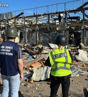 Зранку окупанти вдарили БпЛА по Печенігах на Харківщині: постраждав чоловік. ФОТО