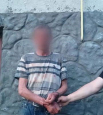 Жахливе вбивство на Закарпатті: батько зарізав сина під час сварки