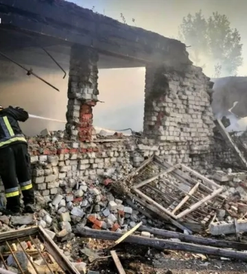 По Холодногірському району Харкова вдарили три російські безпілотники. По Київському – дві ракети 