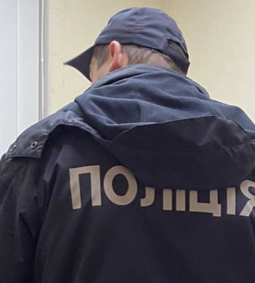 У Миколаєві нетверезий зловмисник викрав авто нового знайомого і заплутався на виїзді з міста — його затримала поліція