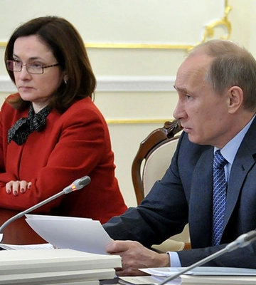 На главу путінського центробанку посилили тиск через проблеми в економіці, - Bloomberg