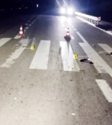 Аварія в Острозі: авто переїхало пішохода й зникло з місця події