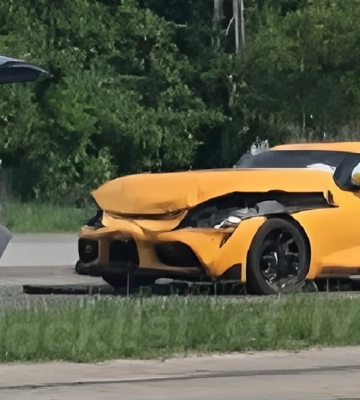Разбитый раритет: в Украине попал в ДТП культовый спорткар Toyota 