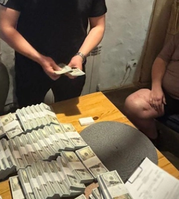 Мошенники пытались продать "должность директора" предприятия за $500 тыс.