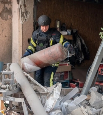 Внаслідок ворожого удару по Сумах травмовані дві людини