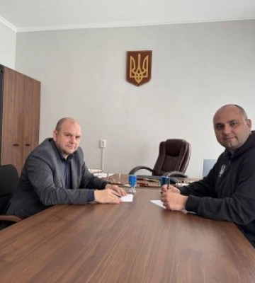 Футбол єднає міста: Рахів та Дніпро підписали меморандум про співпрацю!
